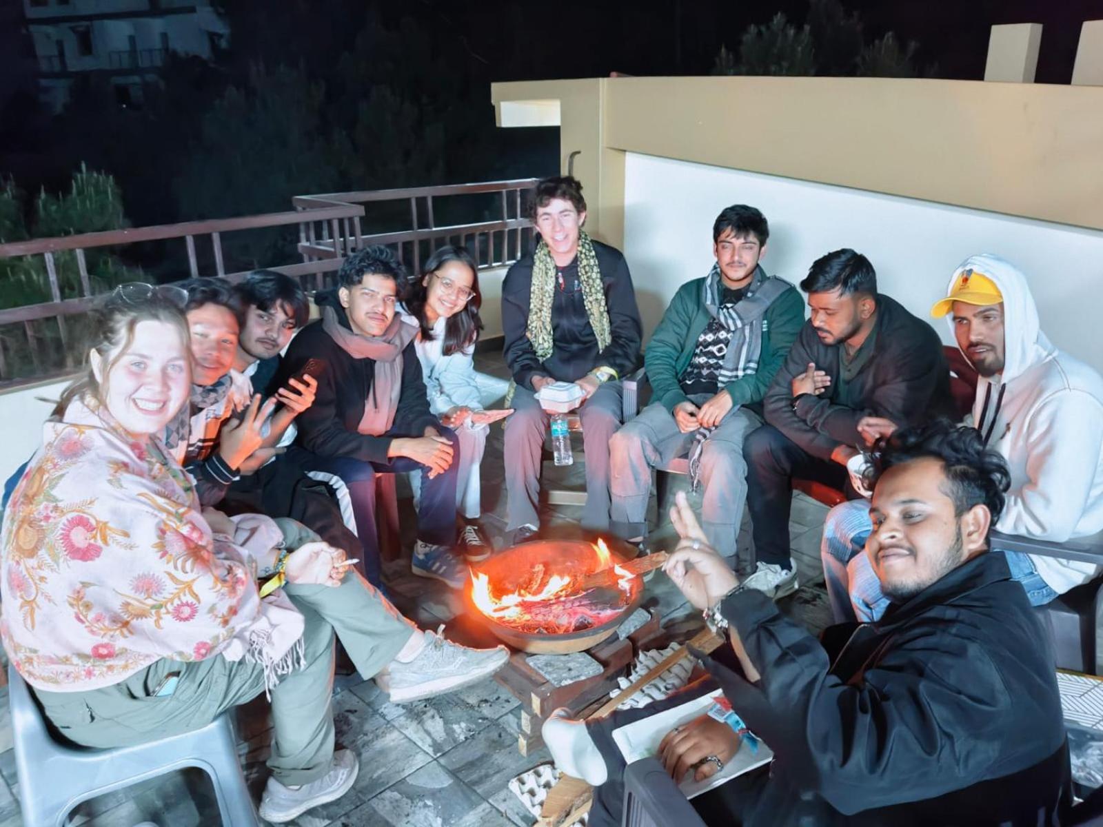 Xtsy Travellers Hostel Shillong Exterior foto