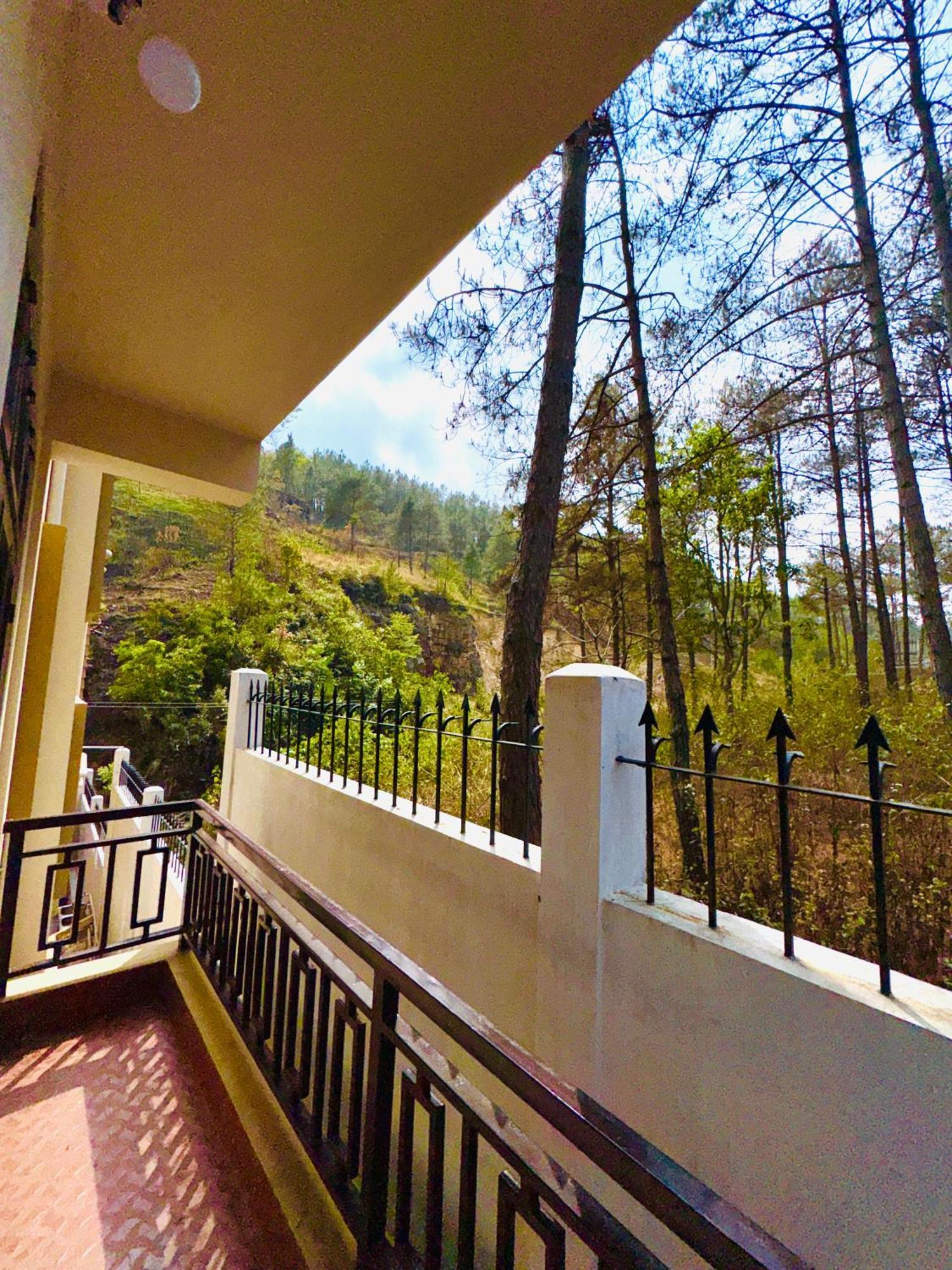 Xtsy Travellers Hostel Shillong Exterior foto
