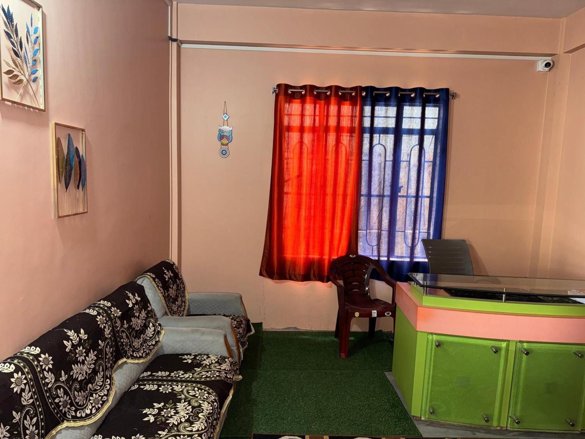 Xtsy Travellers Hostel Shillong Exterior foto