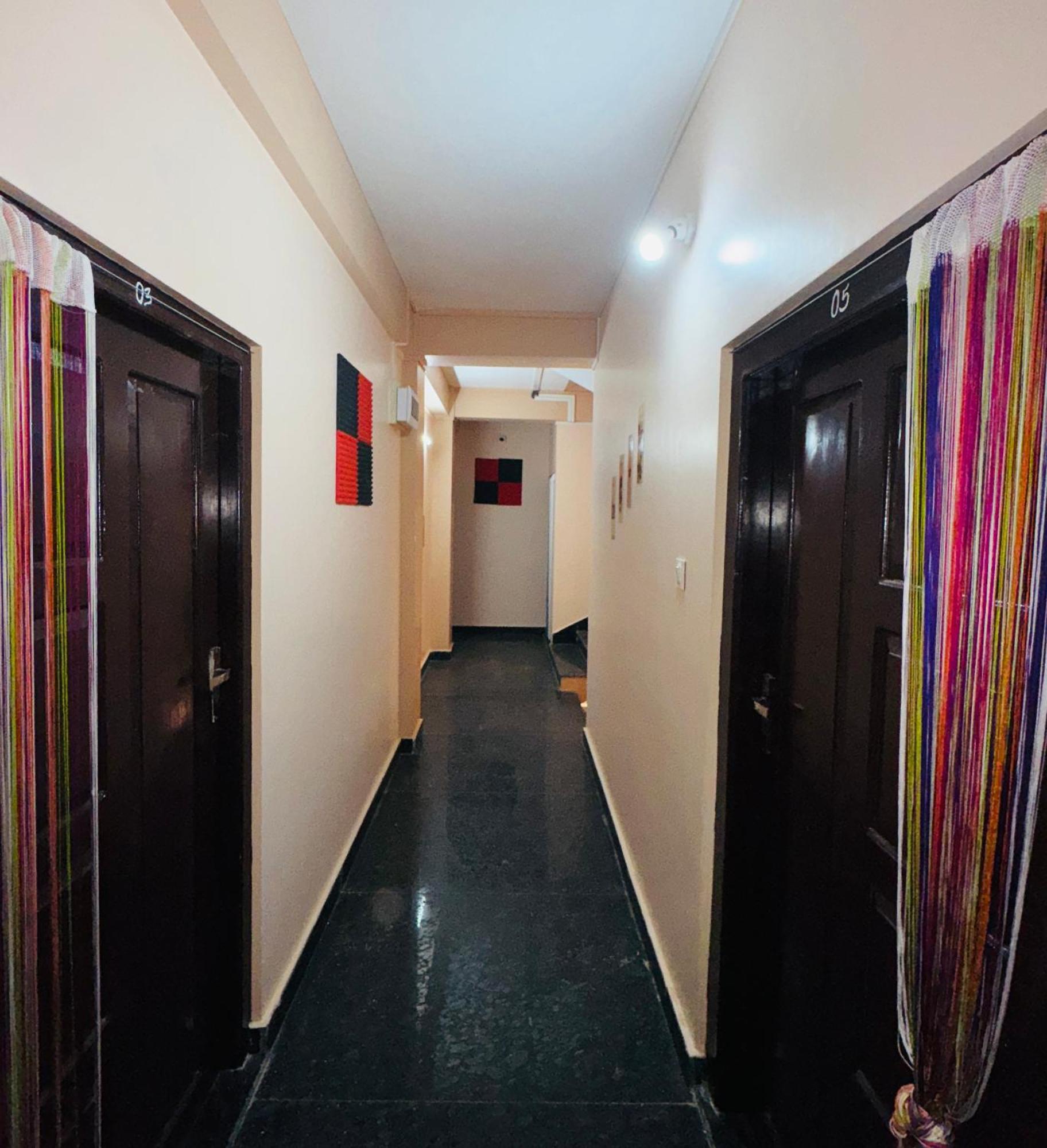 Xtsy Travellers Hostel Shillong Exterior foto