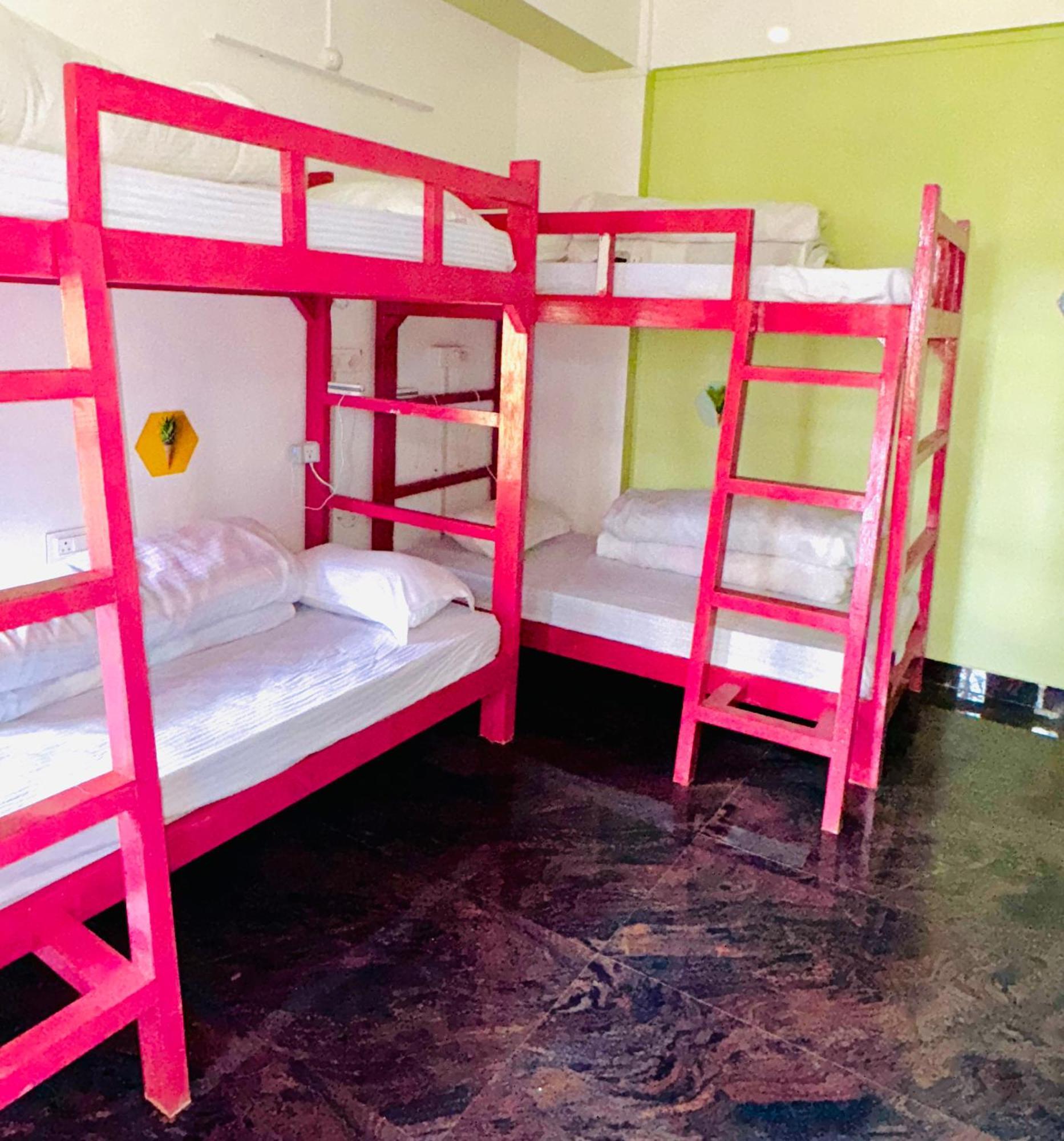 Xtsy Travellers Hostel Shillong Exterior foto